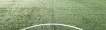 Campo da calcio (IA).